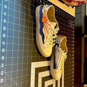 Soludos White Sunrise Sneakers, size 6, excellent condition!